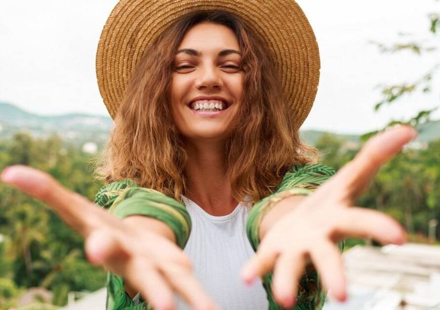 Rutas inexploradas hacia la felicidad y la paz interior a través de la gratitud